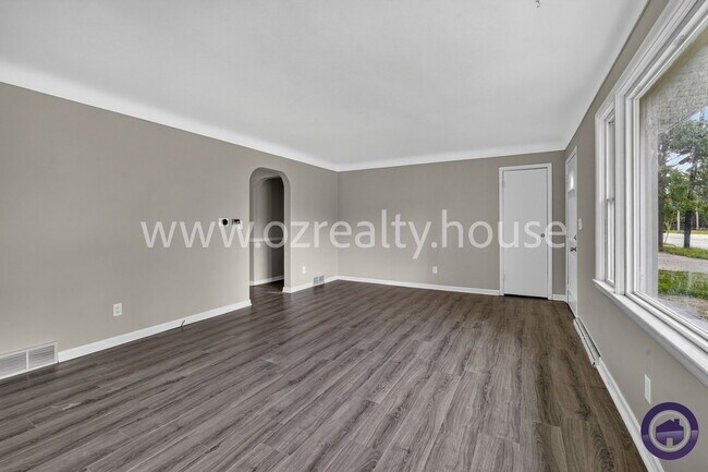 Building Photo - 3226 N McCord Rd