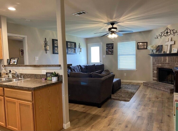 Building Photo - 118 Feverbush Dr