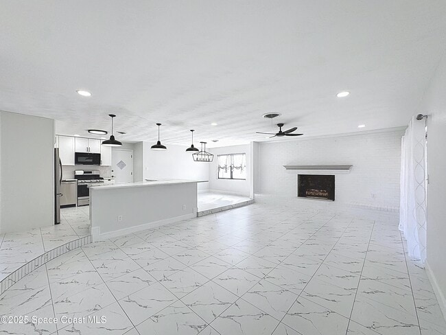 Building Photo - 205 Bimini Dr