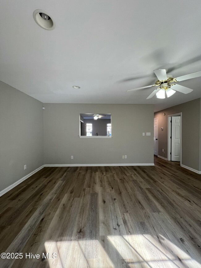 Building Photo - 4240 Williamsbrook Ln