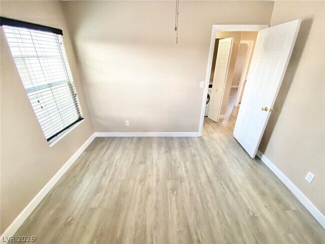 Building Photo - 1060 Paradise Coach Dr