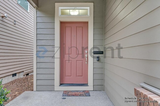 Building Photo - 4549 SE Satinwood St