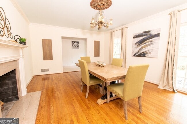 Building Photo - 3611 Cloudland Dr NW