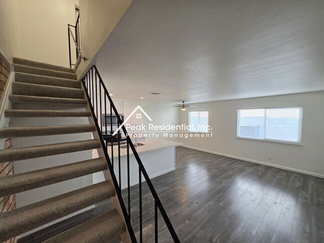 Building Photo - 4431 Palm Ave