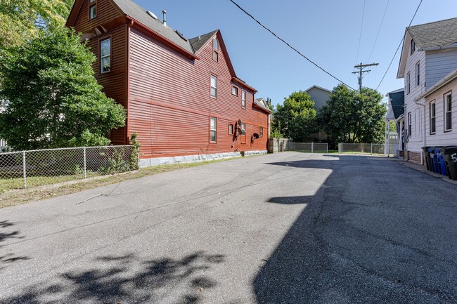 Building Photo - 5515 Bridge Ave