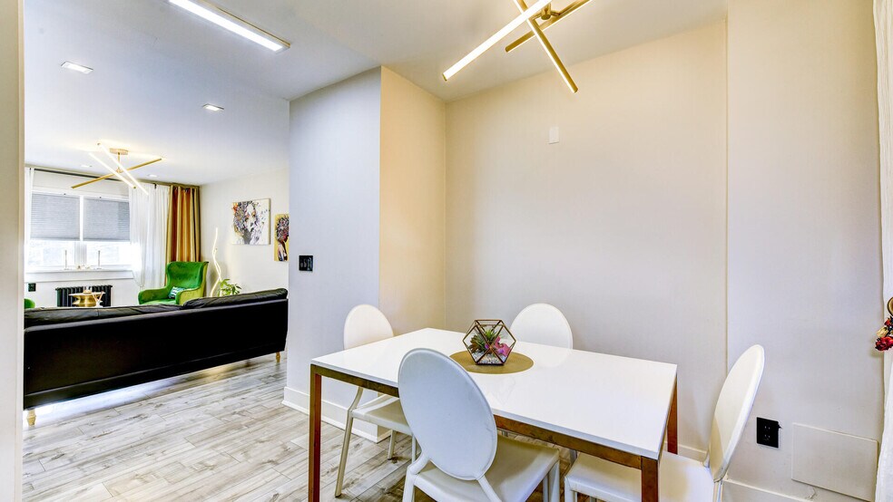 Dinning Area - 1504 W Terrace Cir