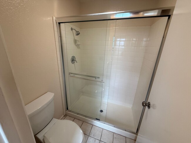 Building Photo - LARGE TWO BEDROOM TWO AND HALF BATH, QUAIL...