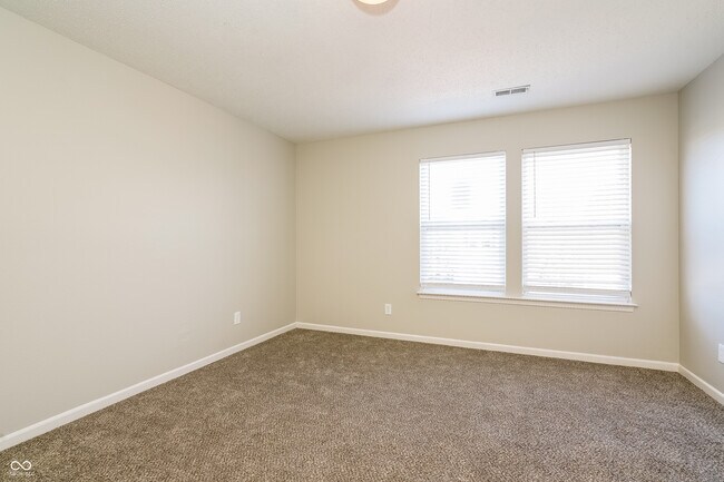 Building Photo - 1290 Freemont Ln