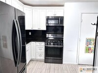 Building Photo - 532 Cricket Ln