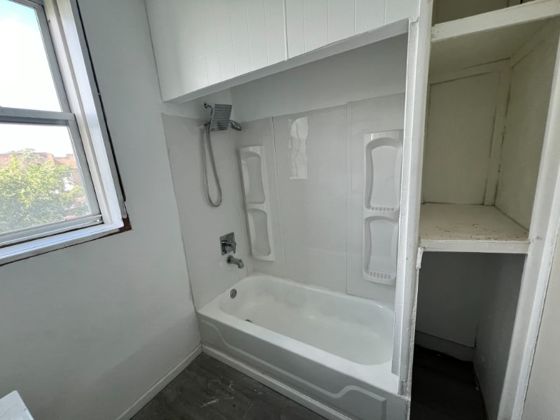 Building Photo - 1840 S Avers Ave