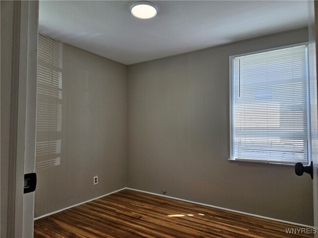 Building Photo - 1292 Cleveland Dr