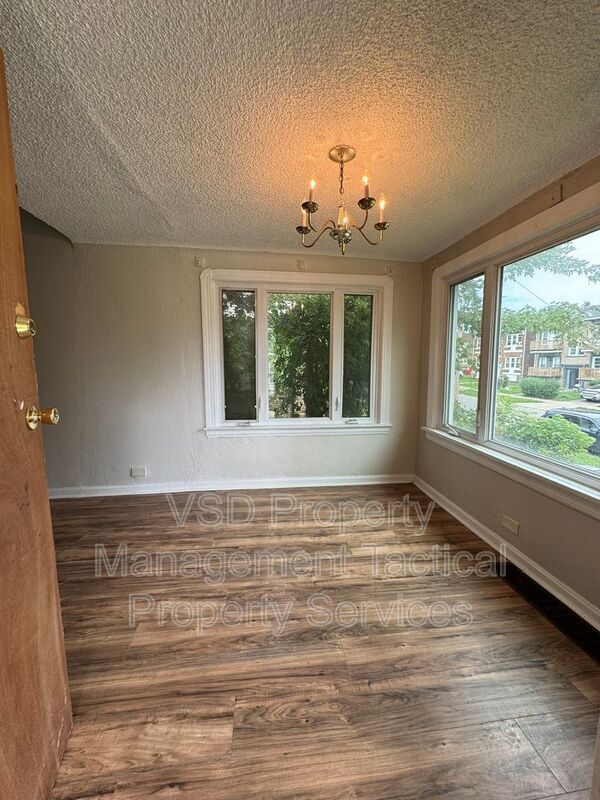 Building Photo - 3408 E 140th St