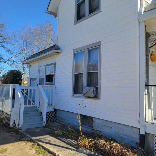 Building Photo - 211 E Main St