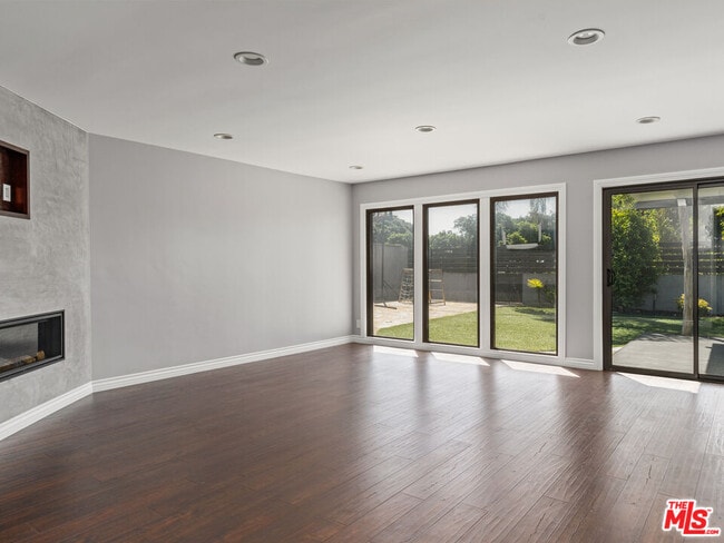 Building Photo - 7630 W 91st St