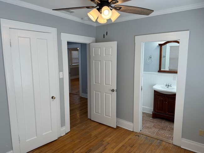 Building Photo - GHENT - 4 Bedroom Home with a Detached Garage