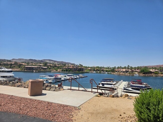 Building Photo - An Amazing Furnished 3 Bedroom Condo at La...