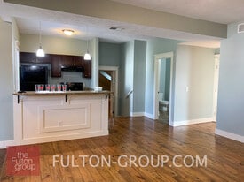 Building Photo - 851 Watson St SW