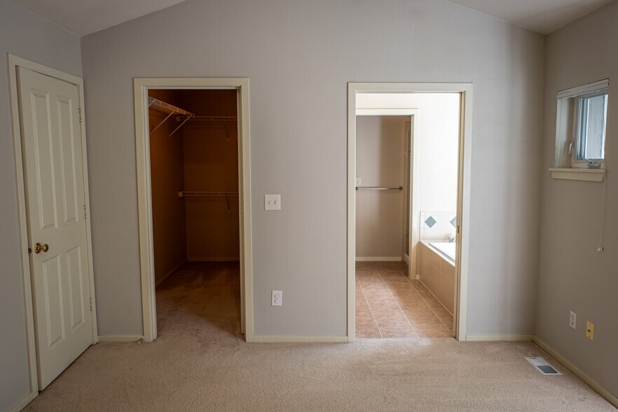 Building Photo - 15632 NE 92nd Way