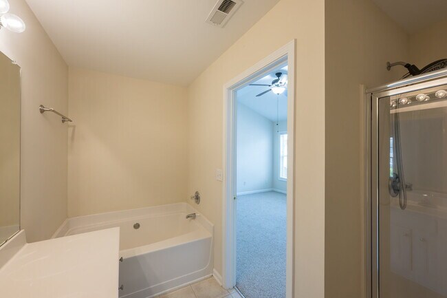 Building Photo - "Charming 2-Bed Oasis with Elegant Hardwoo...