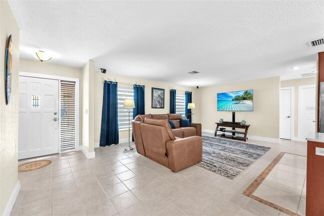 Building Photo - 1012 Spindle Palm Way