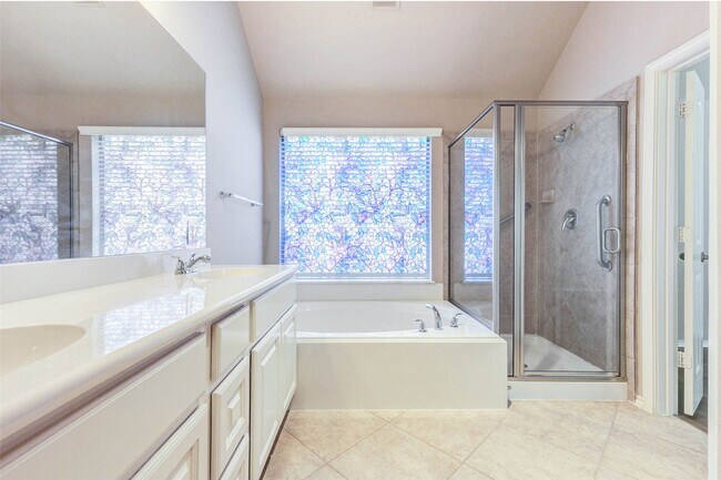 Building Photo - 25839 Riverside Creek Dr