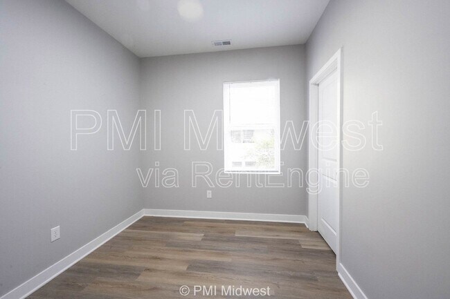 Building Photo - 1841 Montcalm St
