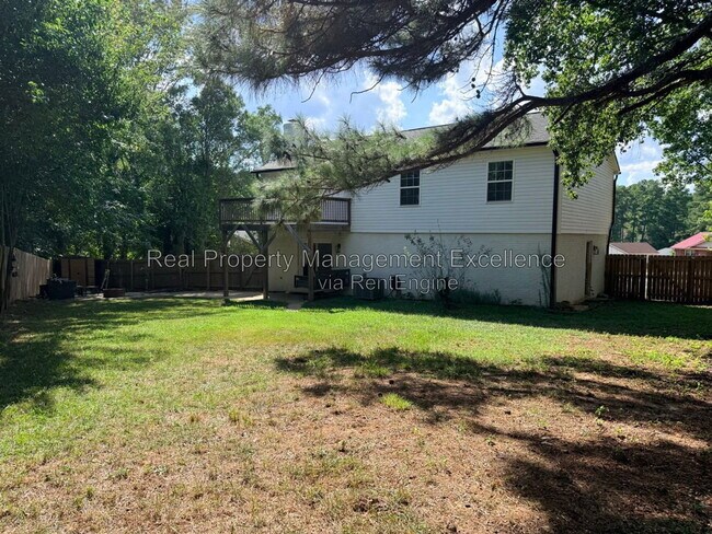 Building Photo - 108 Hassell Ct
