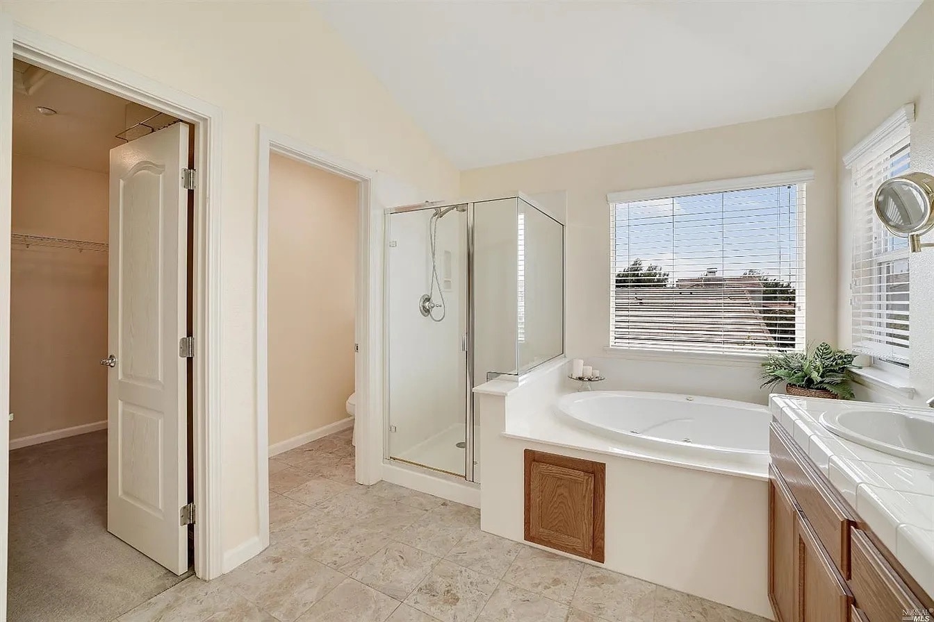 Building Photo - 332 Ring Neck St