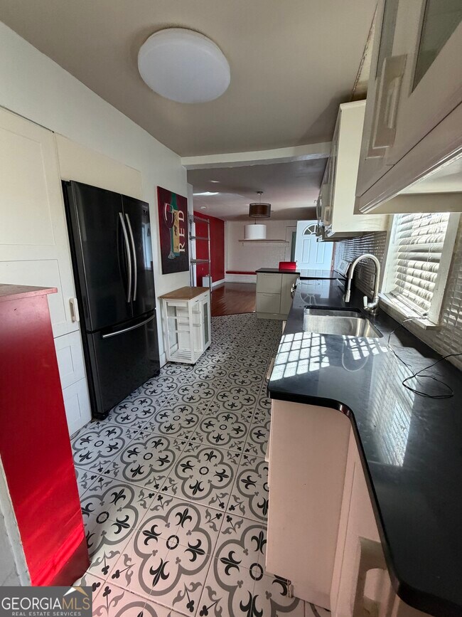 Building Photo - 2002 Chicago Ave NW