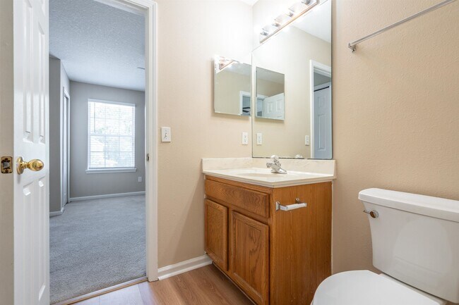 Building Photo - 313 Scrub Jay Dr