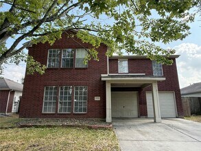 Building Photo - 2403 Chalet Rd