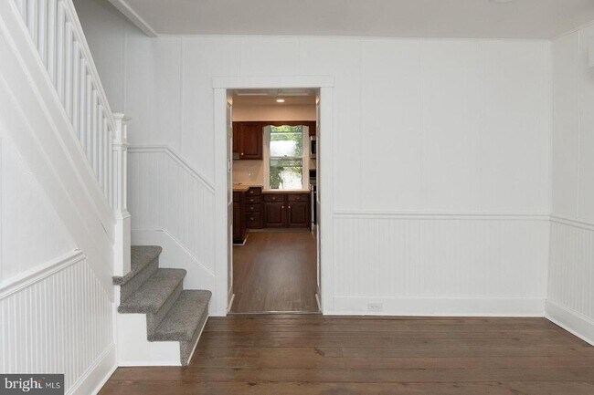 Building Photo - 2928 Lincoln Hwy E