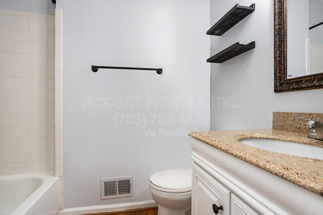 Building Photo - 6107 Summer Park Ln
