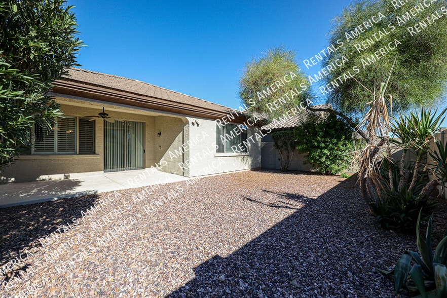 Building Photo - 4325 W Powell Dr