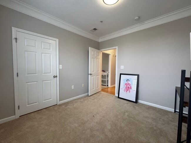 Building Photo - Stunning 3 Bed 2 Bath Condo In Amenity-rich Westchester At Stratford