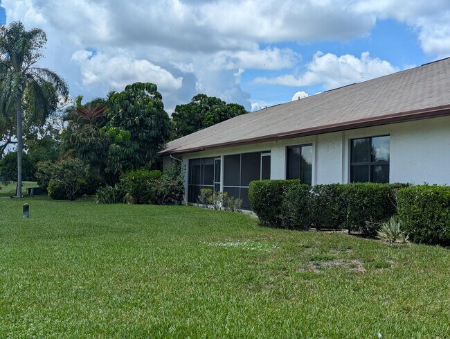 Building Photo - 104 Moccasin Trail S