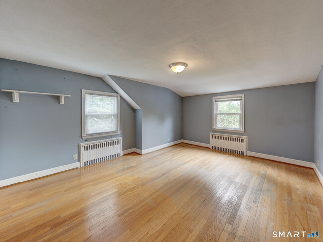 Building Photo - 501 Highland St