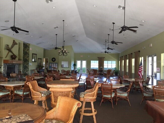 Building Photo - 2040 Willow Hammock Cir