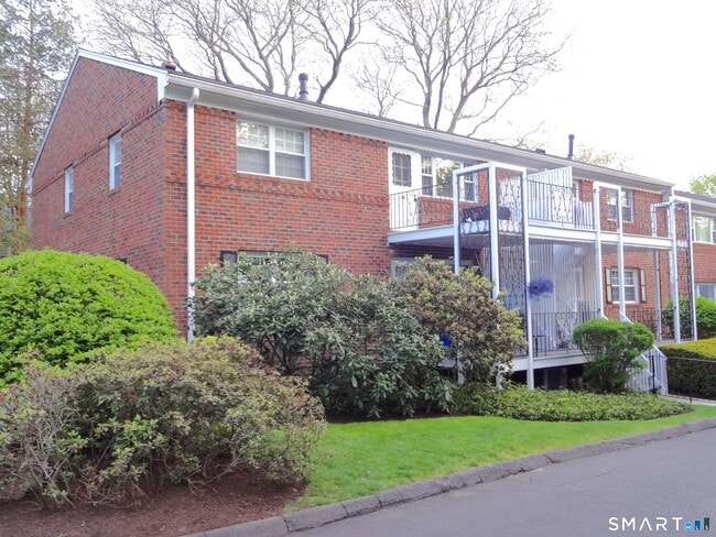 Building Photo - 245 Unquowa Rd