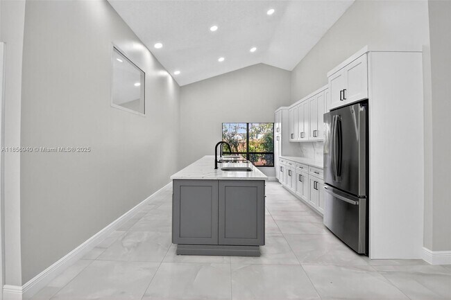 Building Photo - 9581 El Clair Ranch Rd