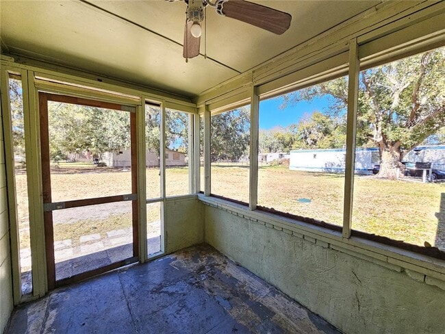 Building Photo - 103 W Carver St