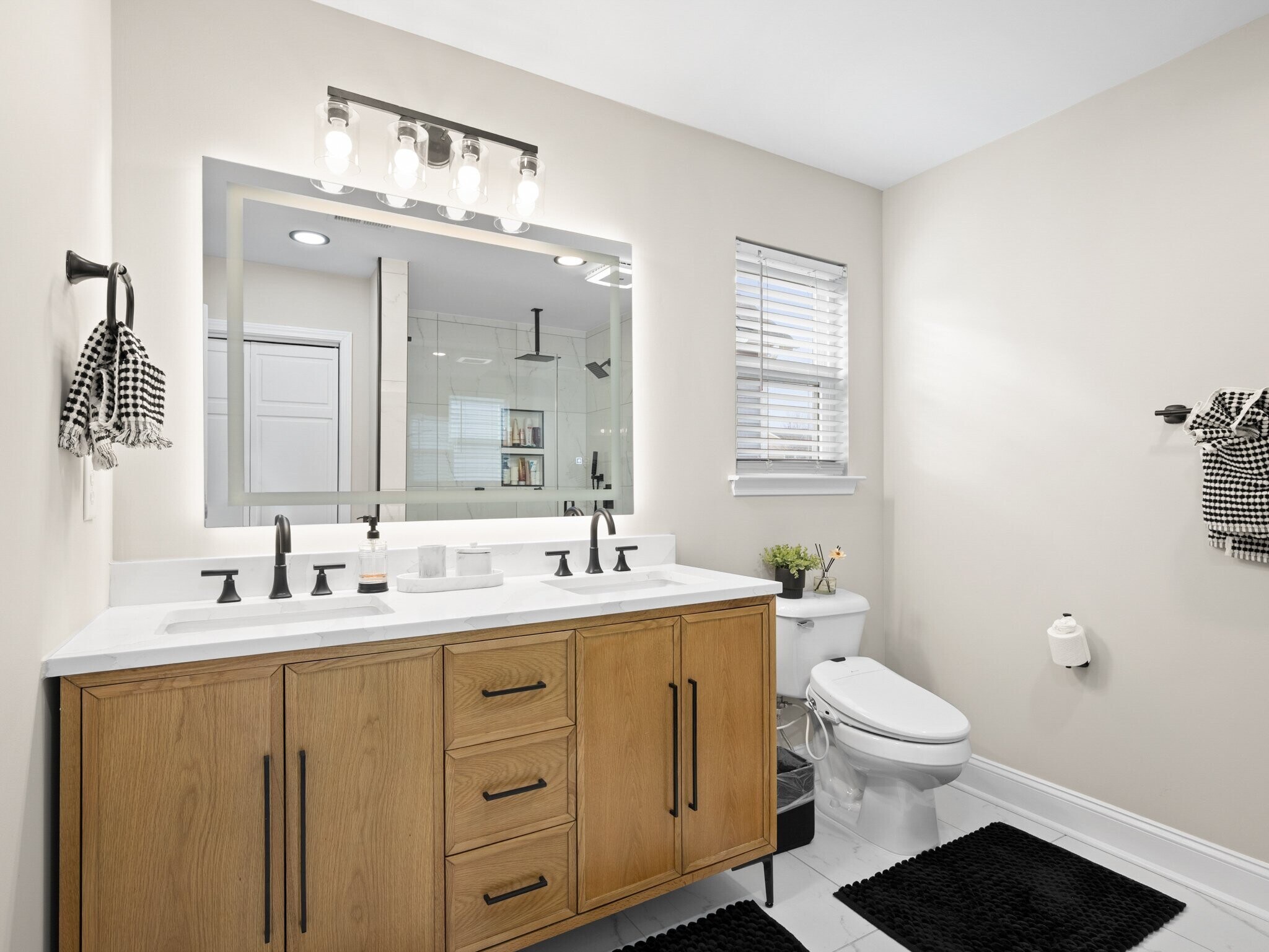 Building Photo - 6179 Kilchurn Dr