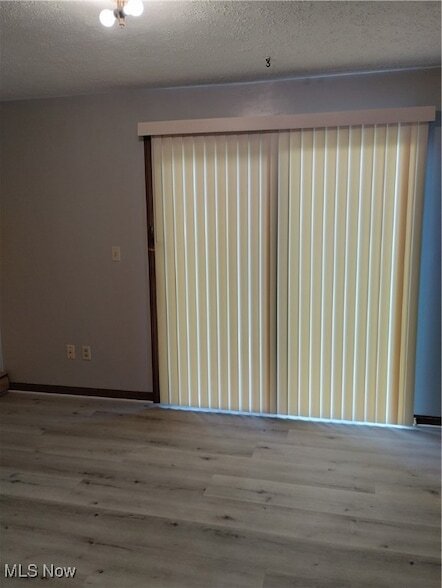 Building Photo - 31 1/2 Elm Street Unit A2