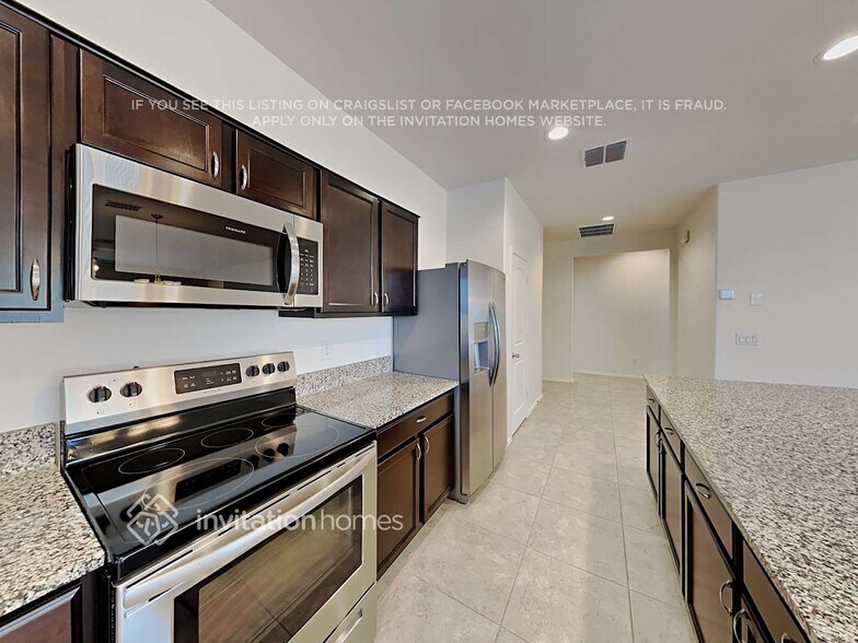 Building Photo - 25567 W Allen St
