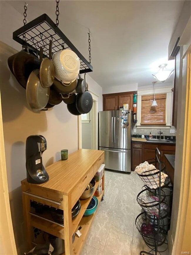 Building Photo - 743 Clark Ave