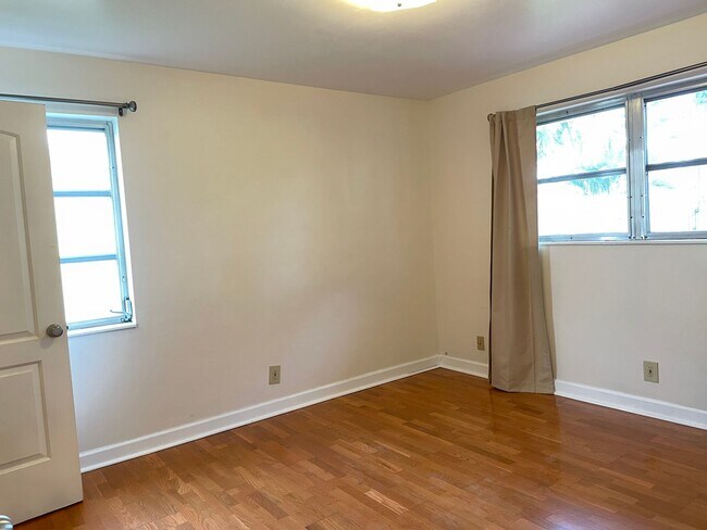 Building Photo - Easy Living in Palm Beach Gardens—Minutes ...