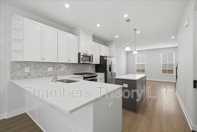 Building Photo - 4322 Ellipse Ter