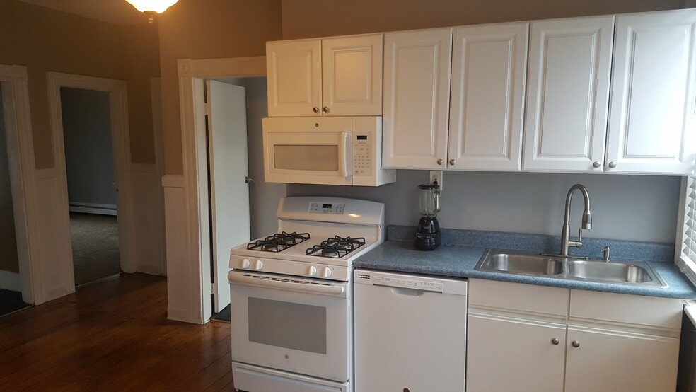 Building Photo - 16 Europe St