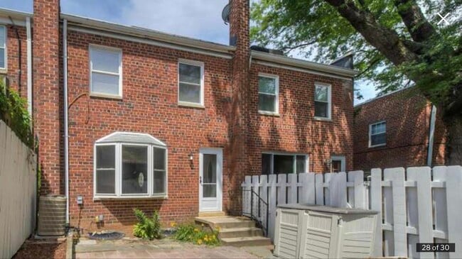 Building Photo - 2935 Landover St