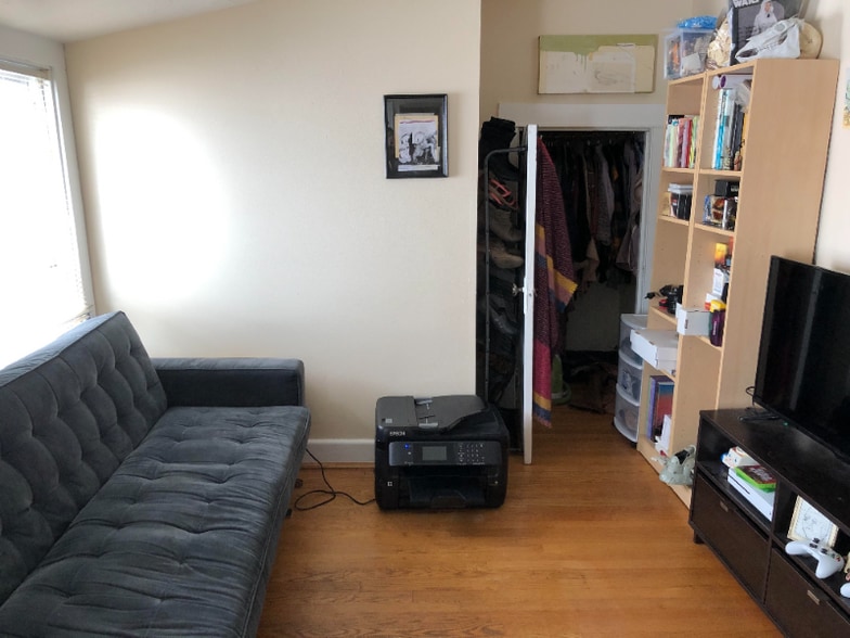 Building Photo - 2087 Winnebago St